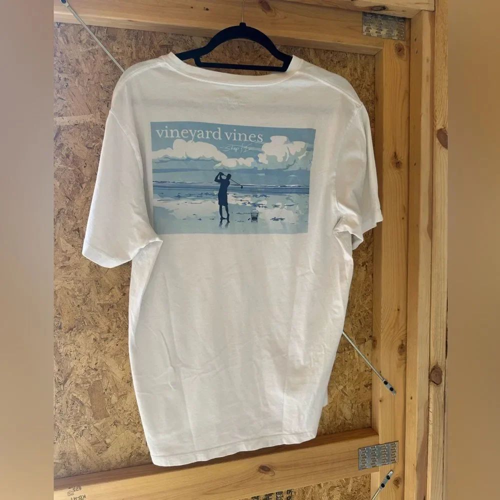 Vineyard Vines White and Blue Graphic Tee